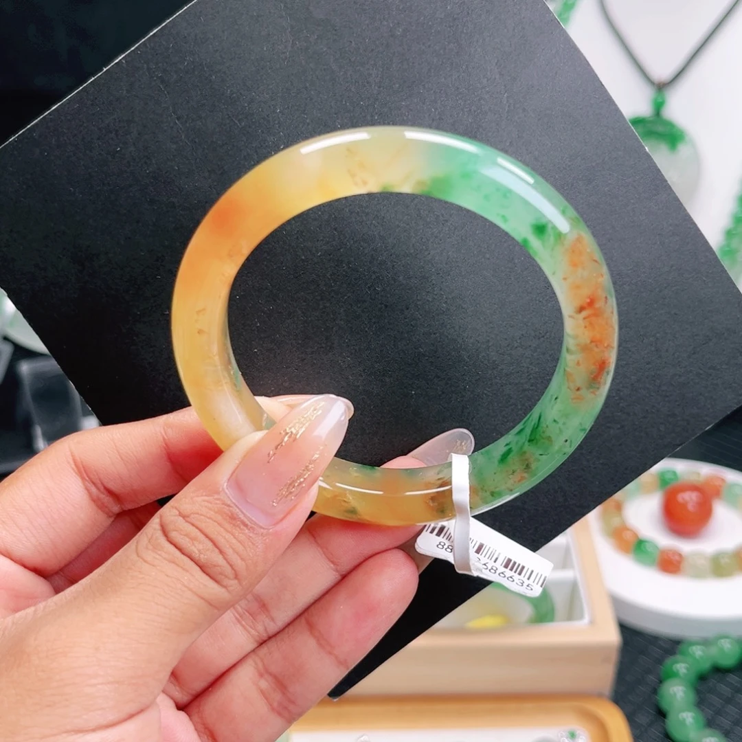 石英质玉未镶嵌手镯