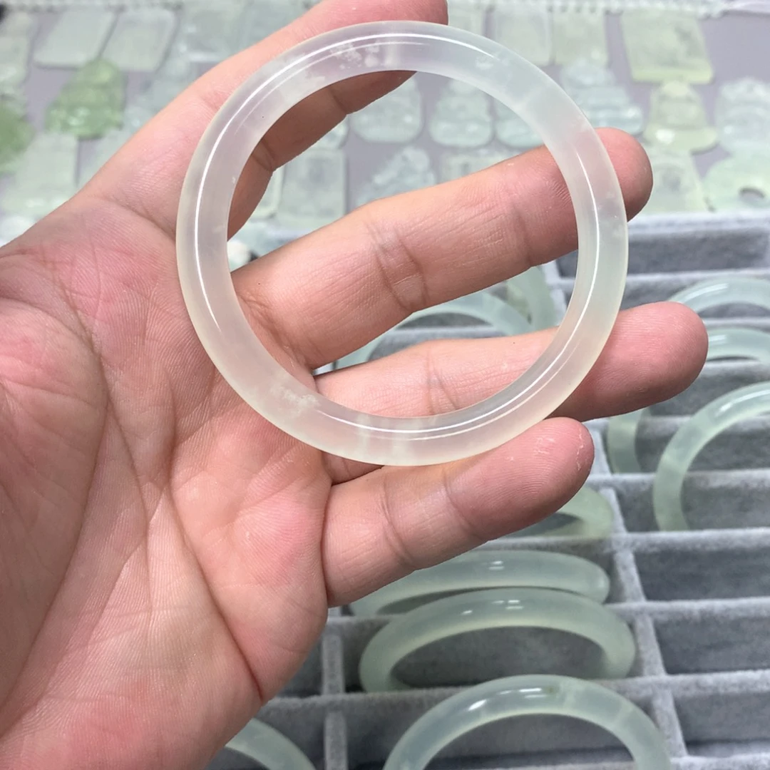 蛇纹石玉颈饰未镶嵌福**宝