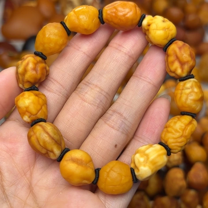 琥珀未镶嵌颈饰天然蜜蜡