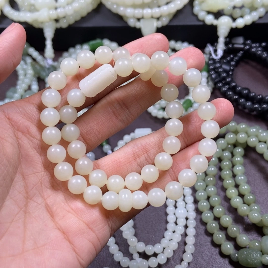 和田玉未镶嵌把件