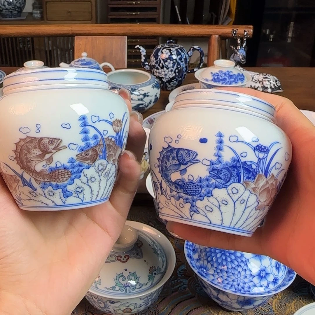 瑜器青花釉里红鱼藻茶叶罐两件