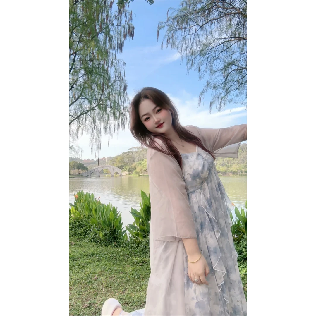 【冷清秋】300斤特大码胖mm女装气质开衫显瘦法式连衣裙2025夏新