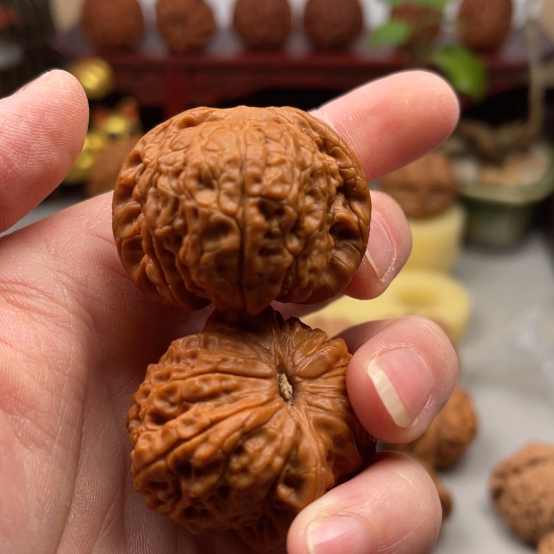 8***徒文玩核桃吊坠血麒麟