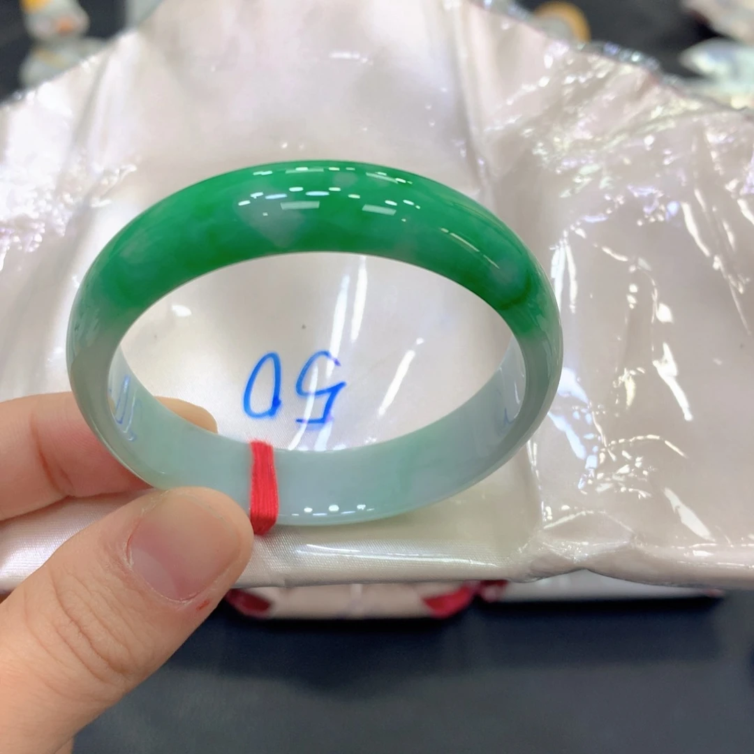 翡翠未镶嵌手镯翡翠45