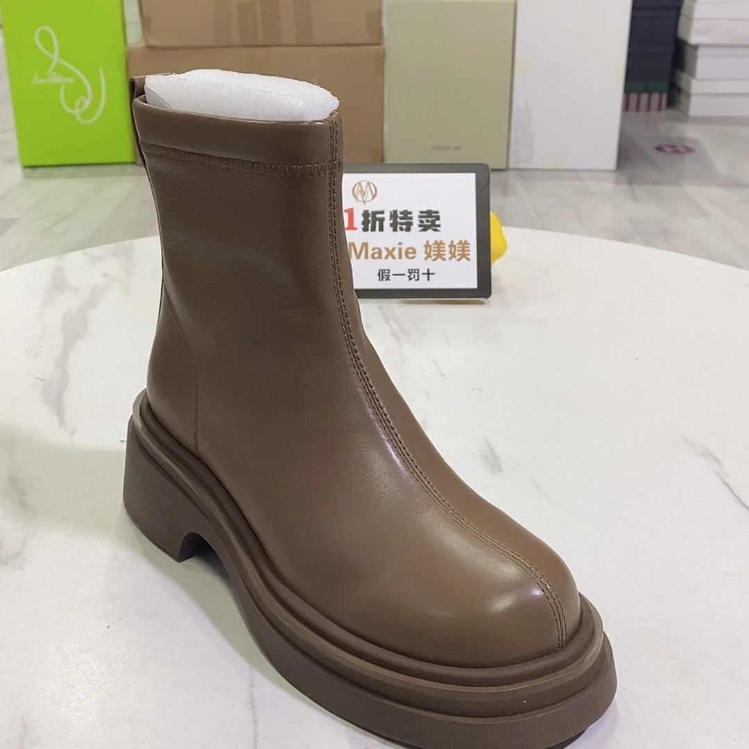 品牌女鞋孤品，以直播间为准，尺码35