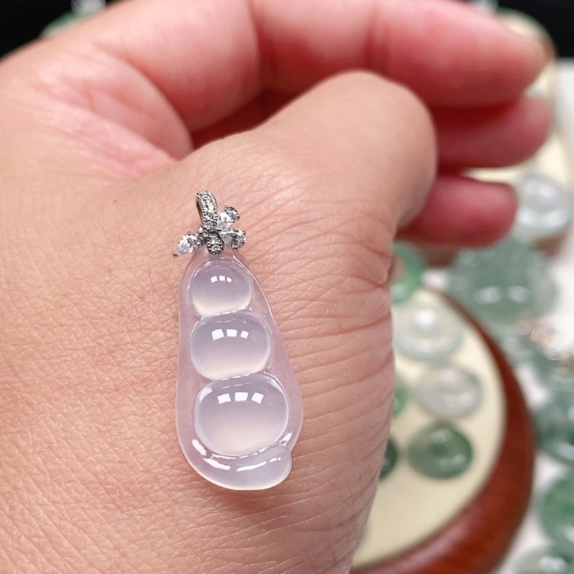 【闪购商品】颈饰18K金镶嵌翡翠