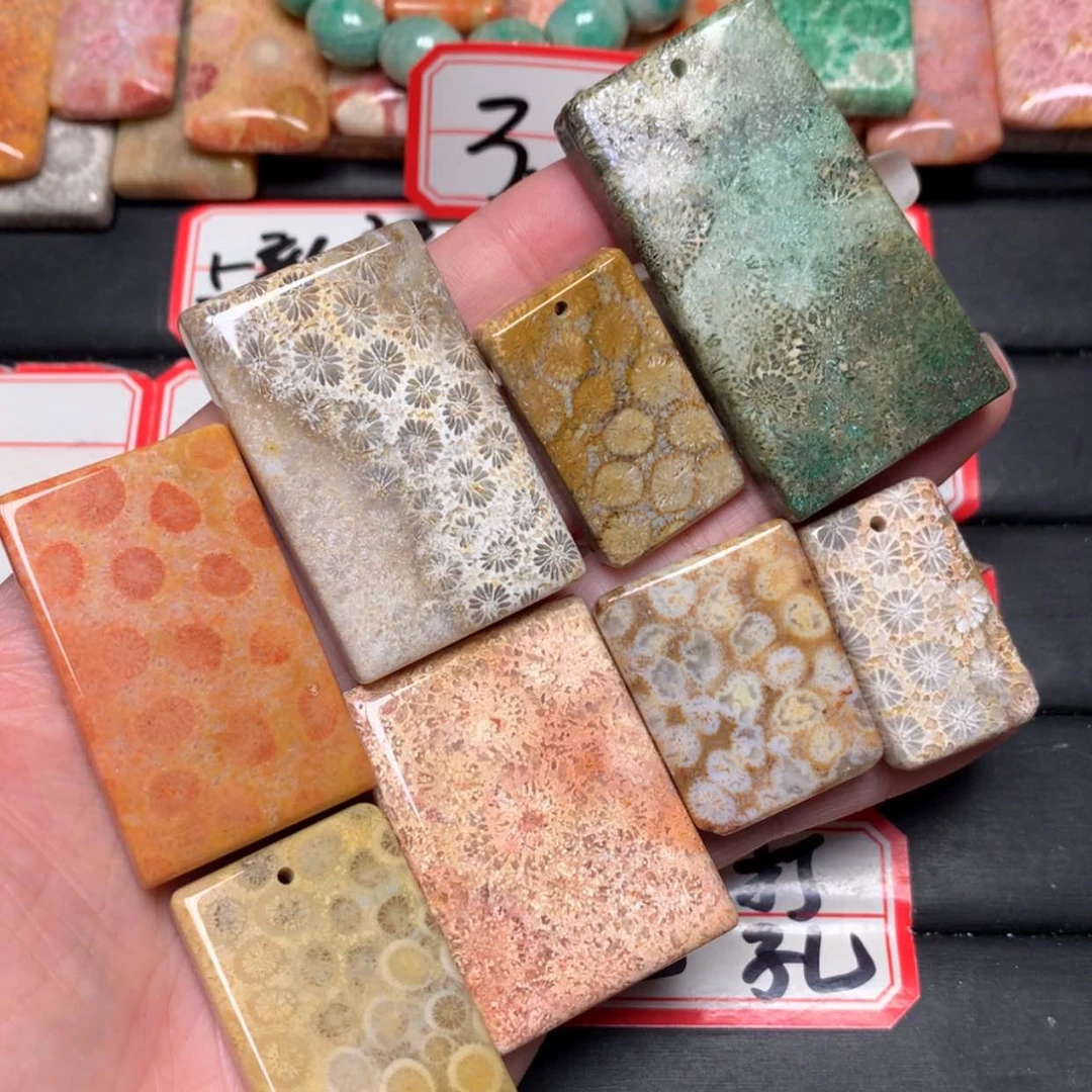 【闪购商品】未镶嵌颈饰硅化玉笑***哈