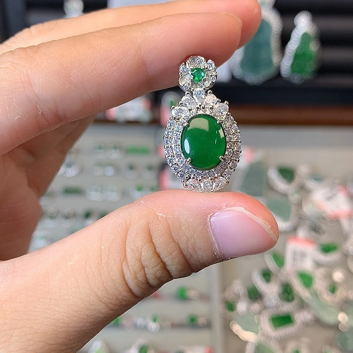 翡翠未镶嵌颈饰吊坠