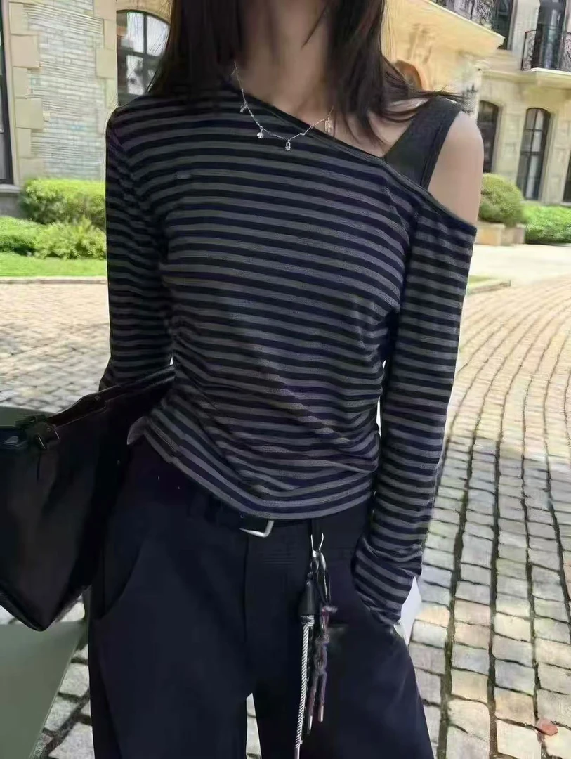 韩系蓝色条纹绑带斜露肩长袖t恤女2025新款外穿独特别致上衣3006