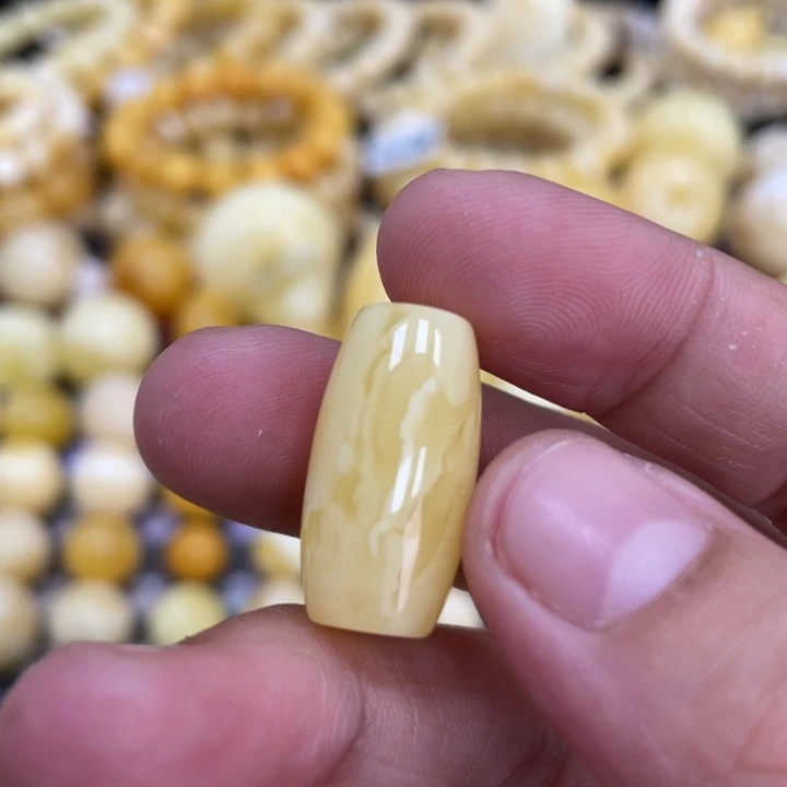 裸石蜜蜡未镶嵌11*22mm瑕