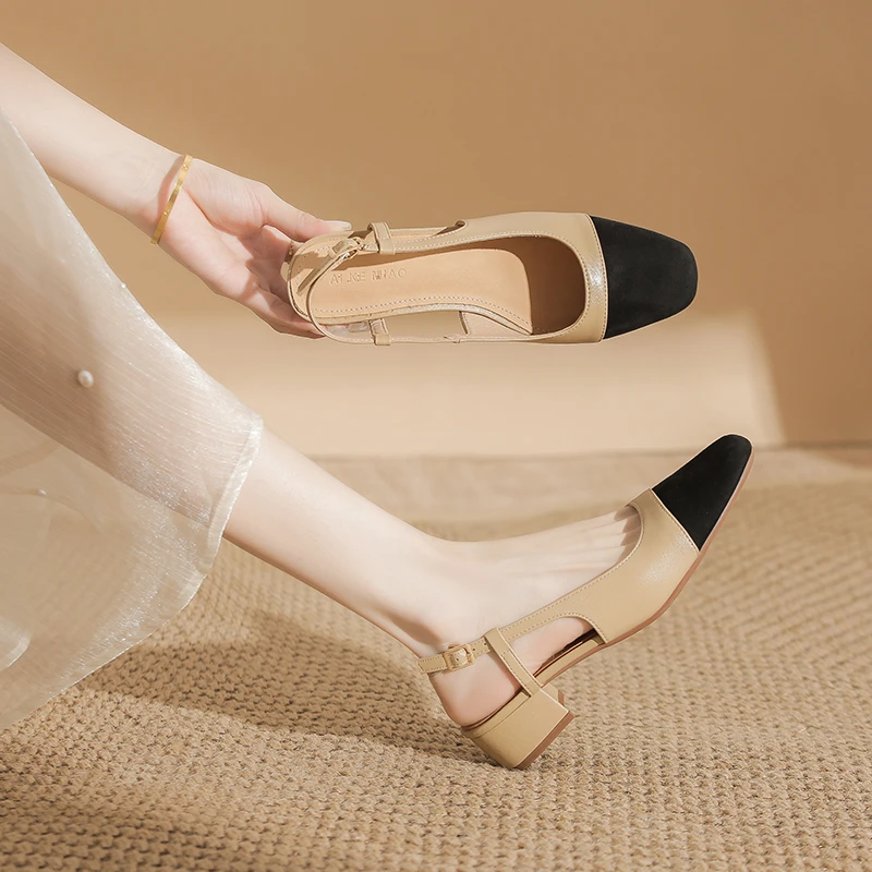 【艾可妙】跟高3.5cm舒适小香风粗跟凉鞋女中跟包头方头一字带女鞋