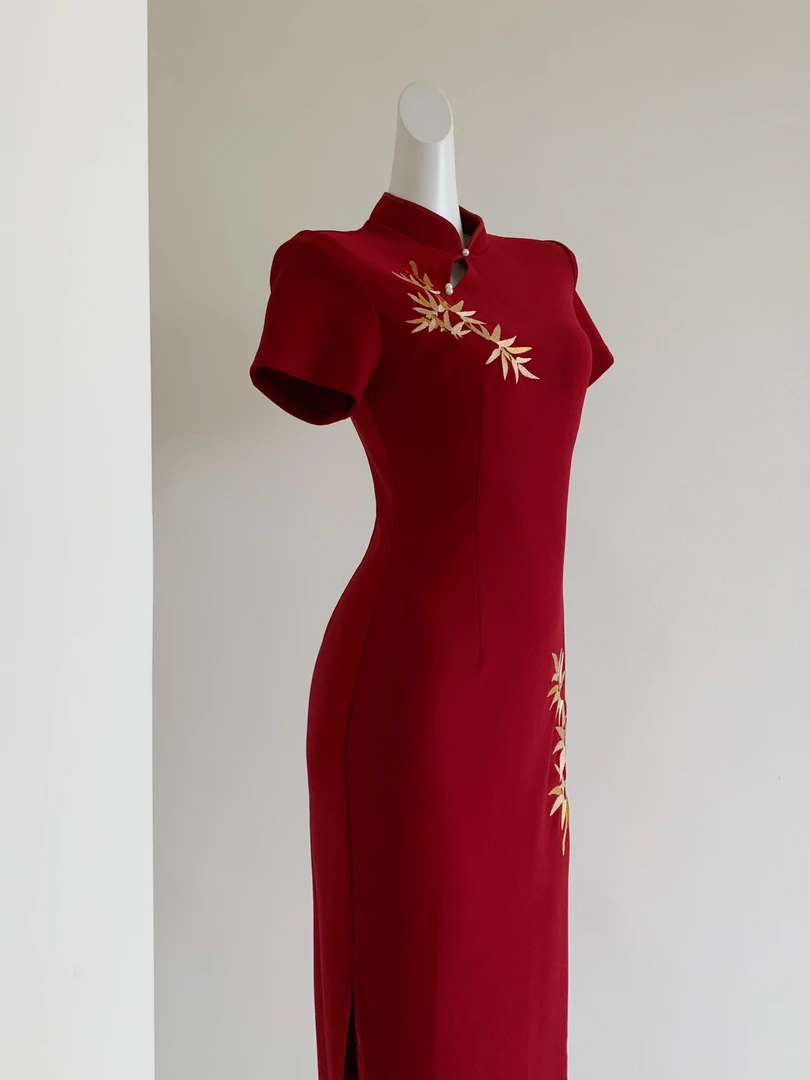 【竹韵红裳】新中式订婚结婚礼服女刺绣弹力旗袍修身连衣裙