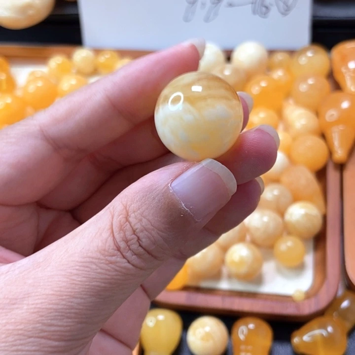 琥珀未镶嵌珠宝奇石