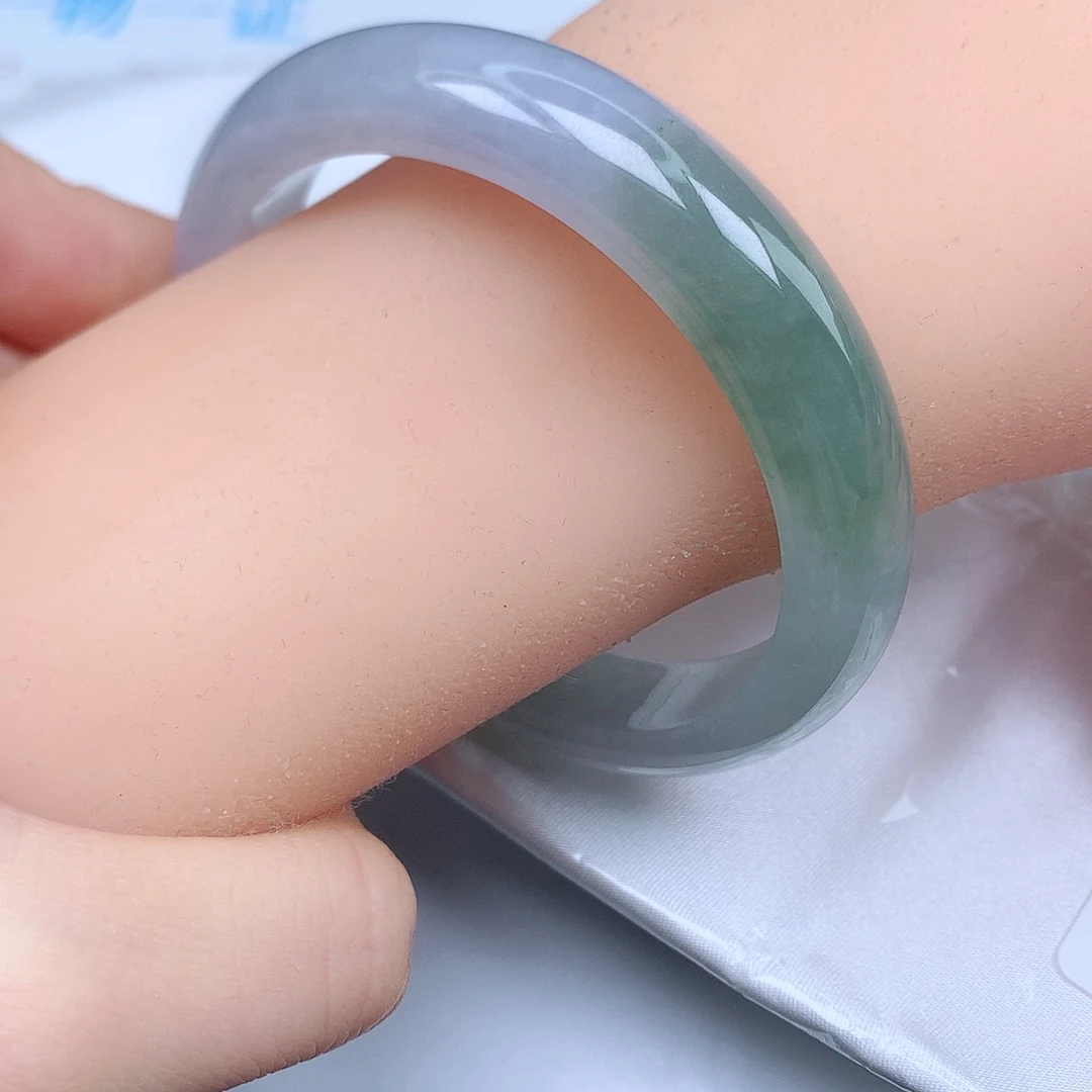 翡翠手镯未镶嵌天然