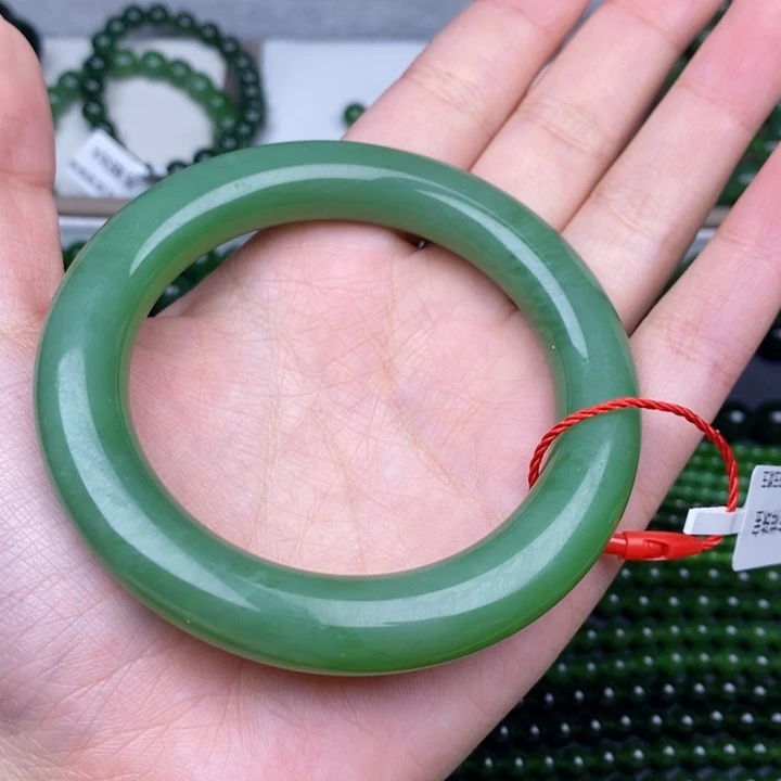 未镶嵌手镯和田玉（碧玉）56粉绿无黑