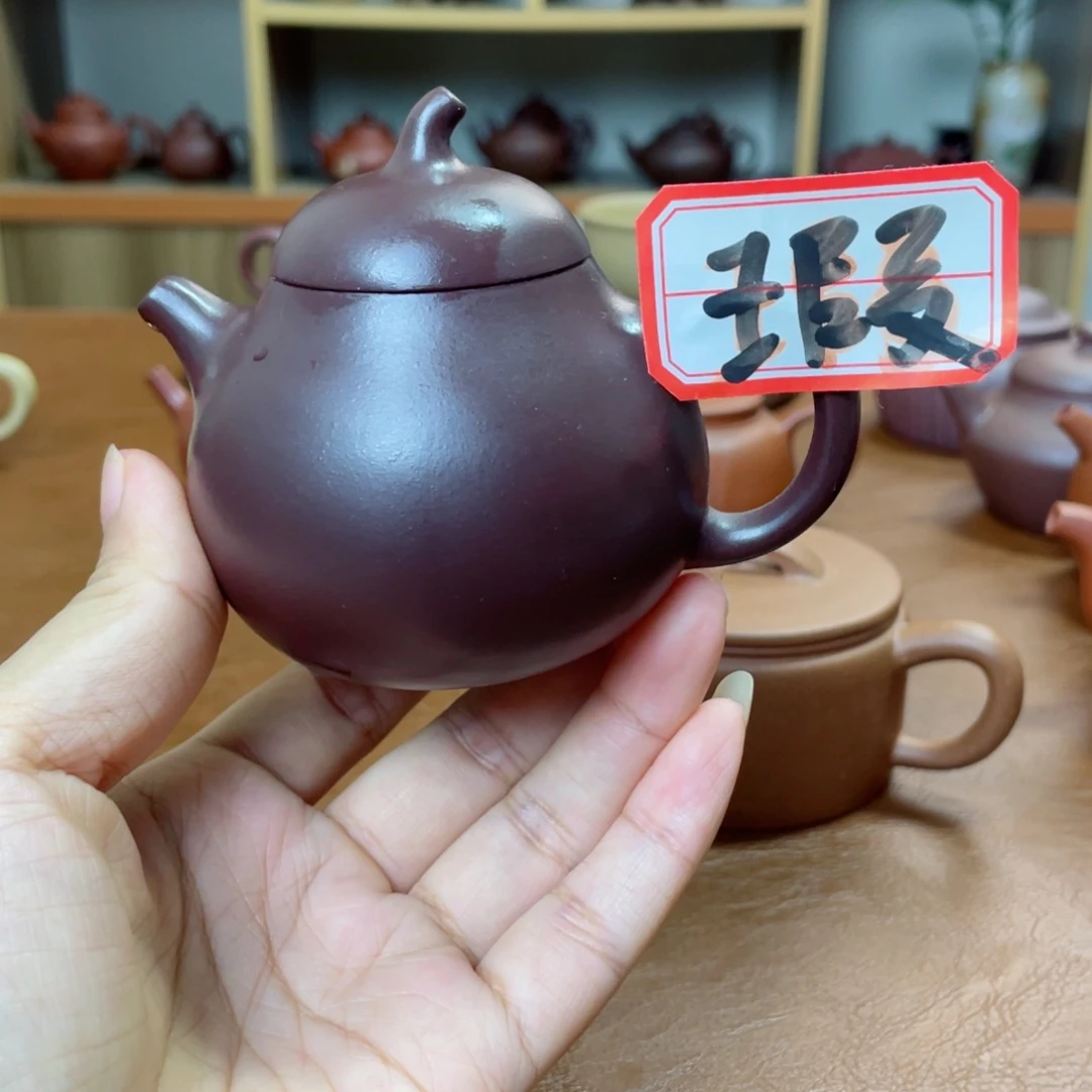 紫砂茶宠茄瓜。