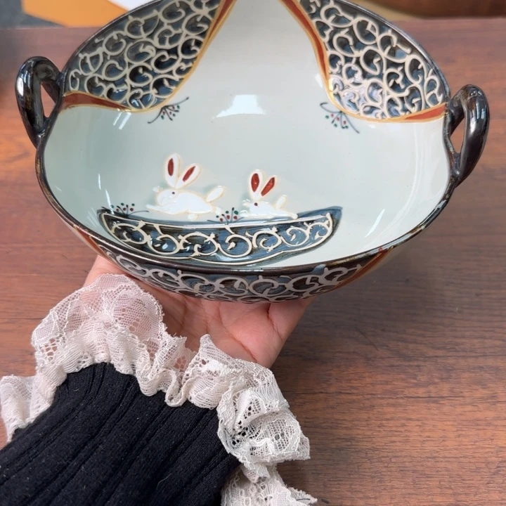 一个陶瓷物件哈哈哈哈