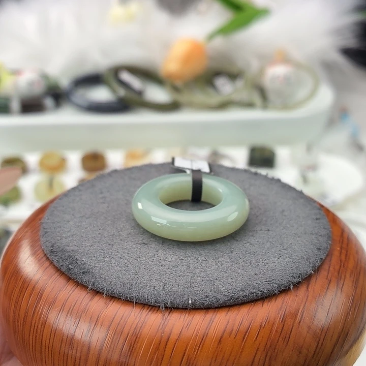 和田玉（糖玉）未镶嵌戒指b153奶青泥鳅背17.1不退换