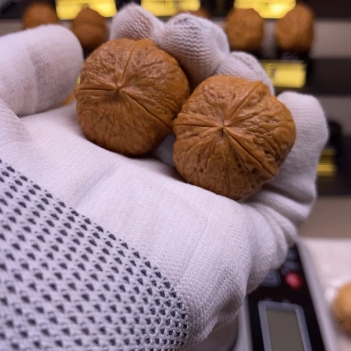 文玩核桃把件小三棱34尺