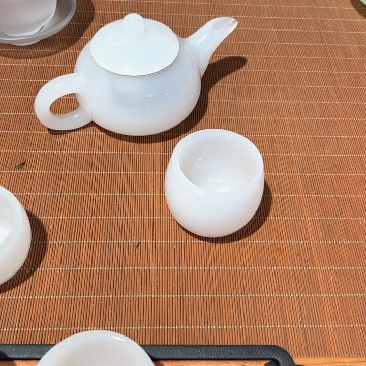 风**边白色壶加主人杯不带礼盒