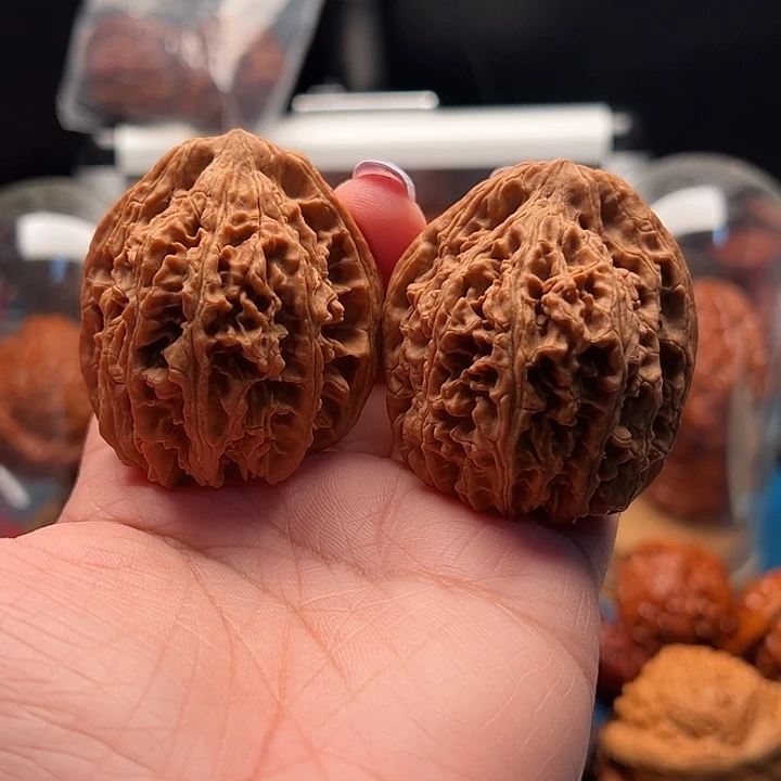 文玩核桃把件玉麒麟 全品