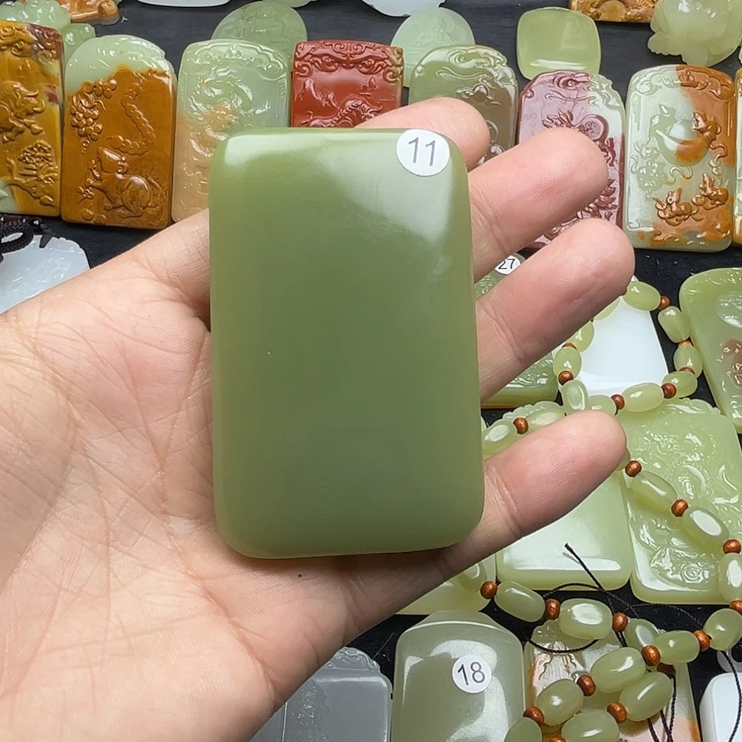 用***8天然玉石无事牌吊坠