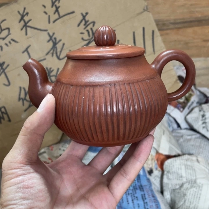 茶壶紫砂老厂紫砂壶一件。