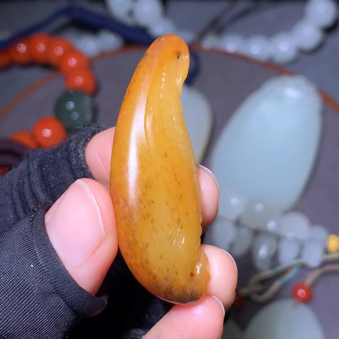 和田玉颈饰未镶嵌永****司订单3共1.4万