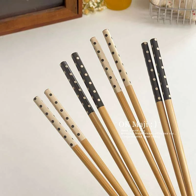 年新款筷子日式尖头竹筷子家用天然竹制筷子高颜值波点筷子