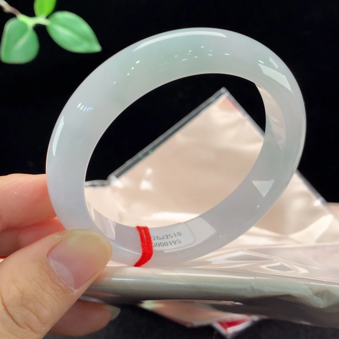 翡翠未镶嵌手镯0195