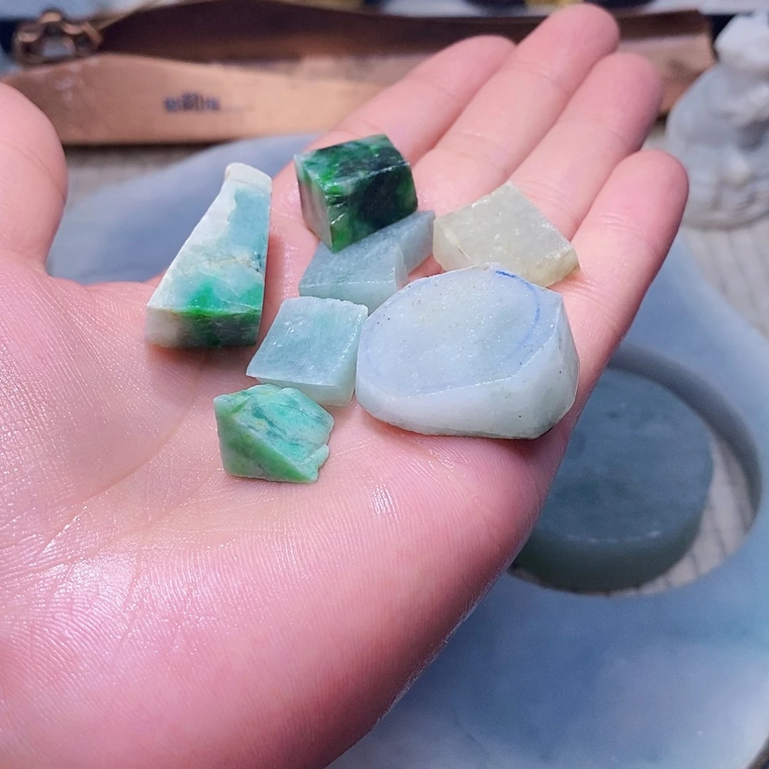 翡翠未镶嵌颈饰588