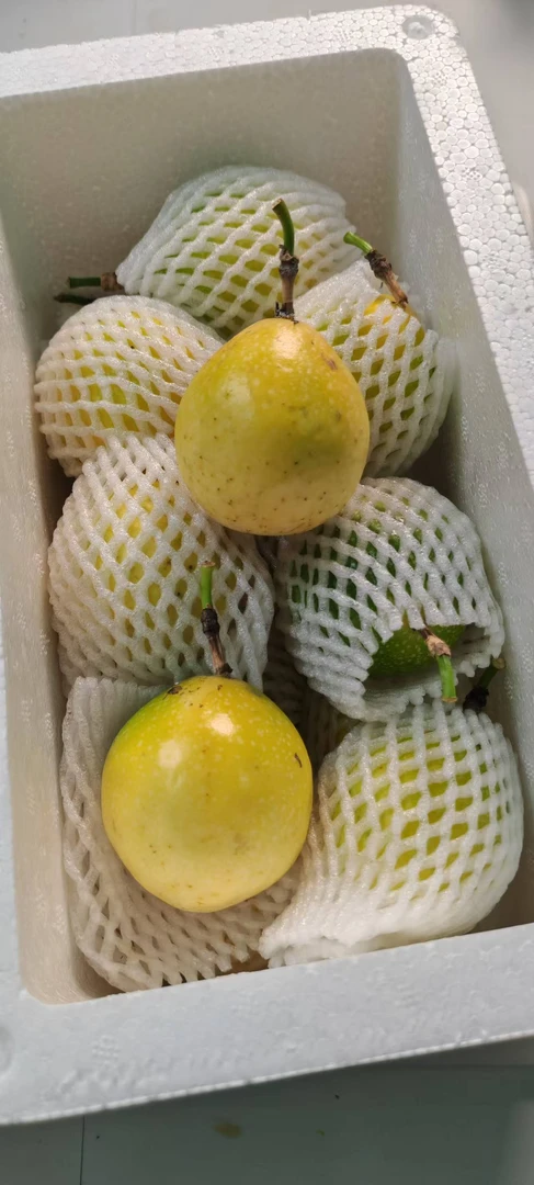【百香果】钦蜜9号分装1.8斤左右，酸酸甜甜，约12~16颗【顺丰发货】