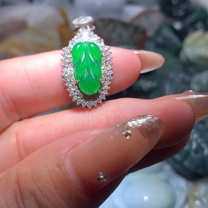 翡翠未镶嵌颈饰保真天然A货翡翠