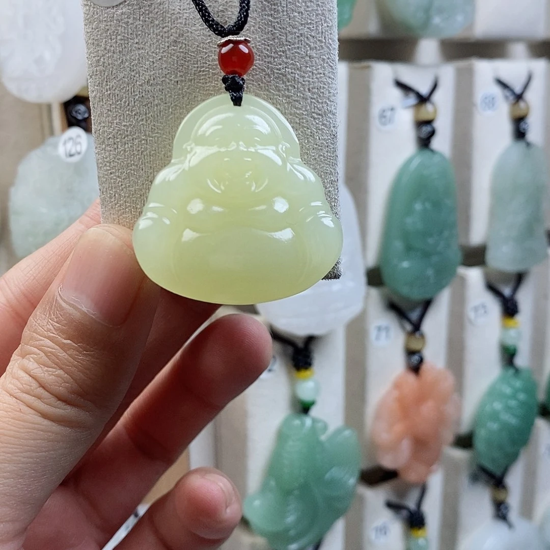 颈饰未镶嵌石英质玉