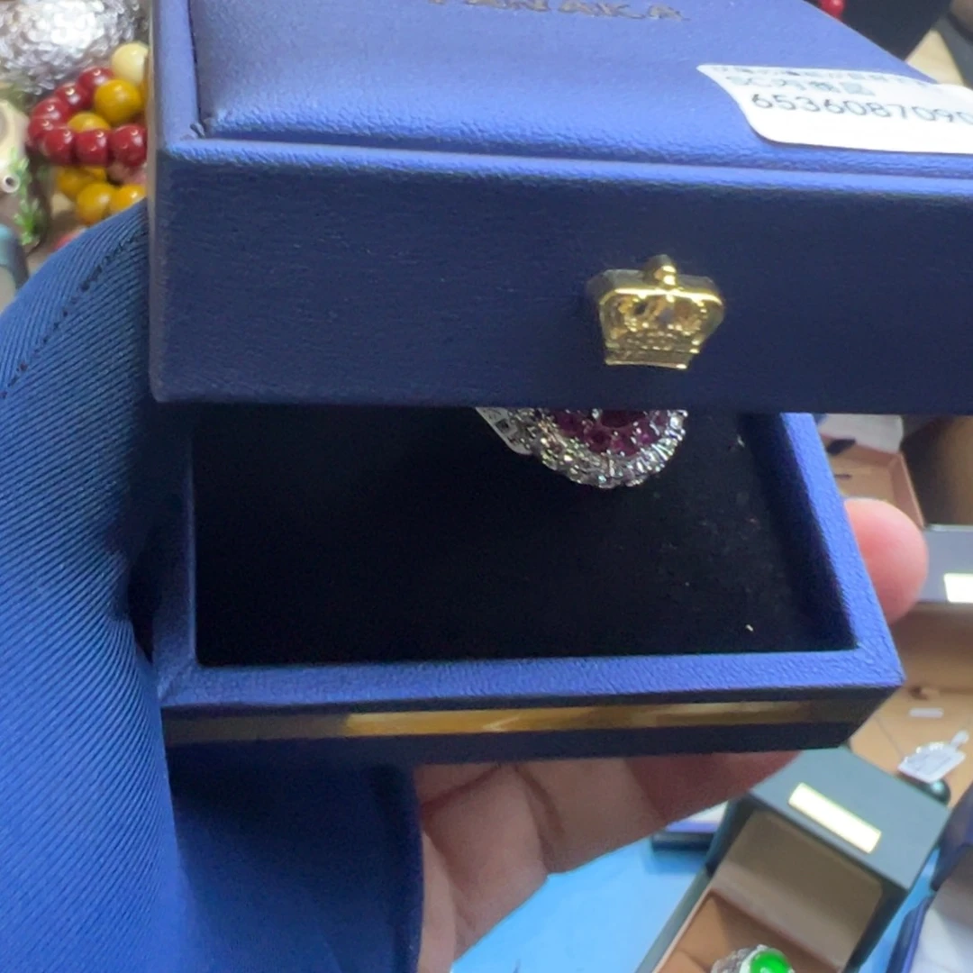 金银珠宝玉石镶嵌的建盏