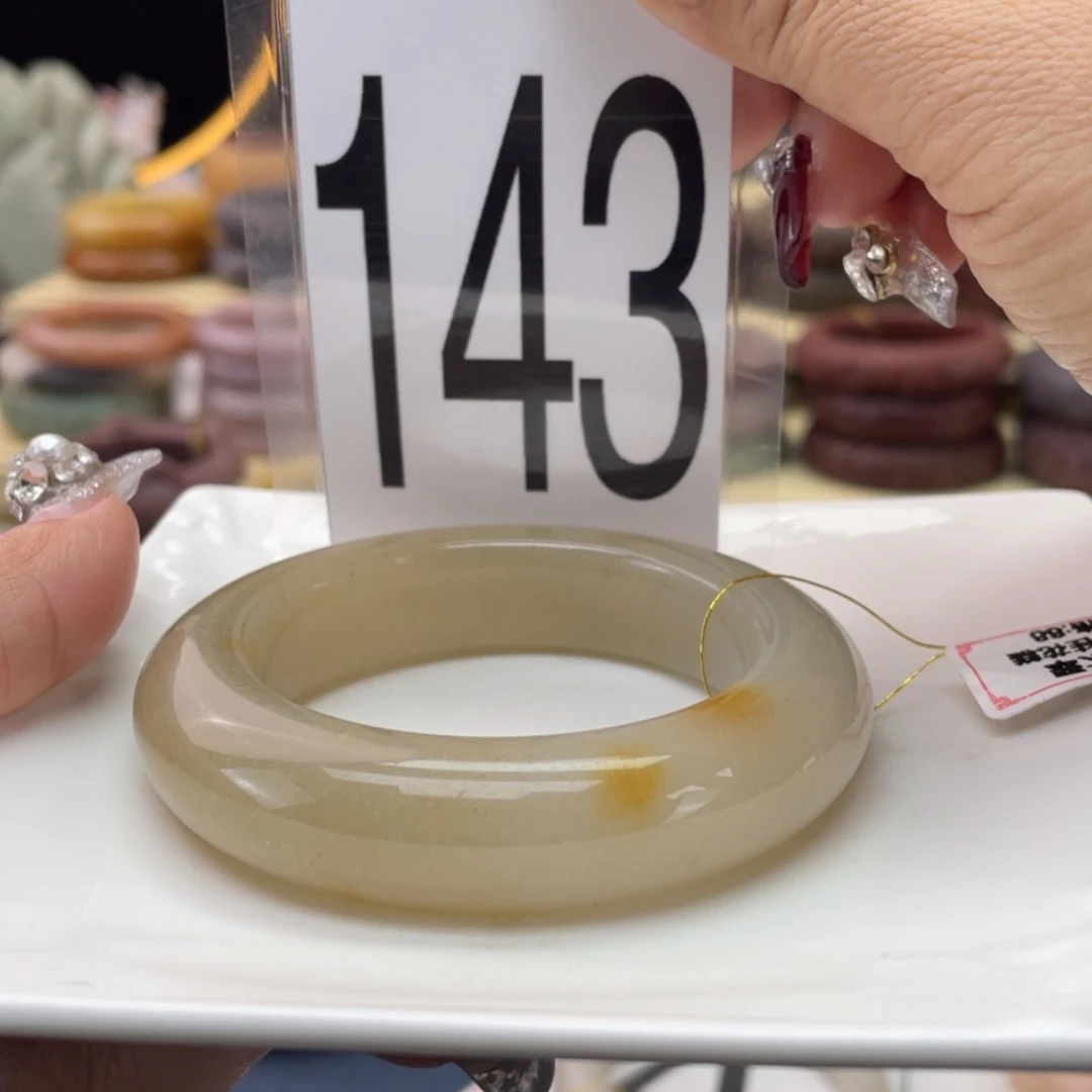 【闪购商品】石英质玉手镯未镶嵌