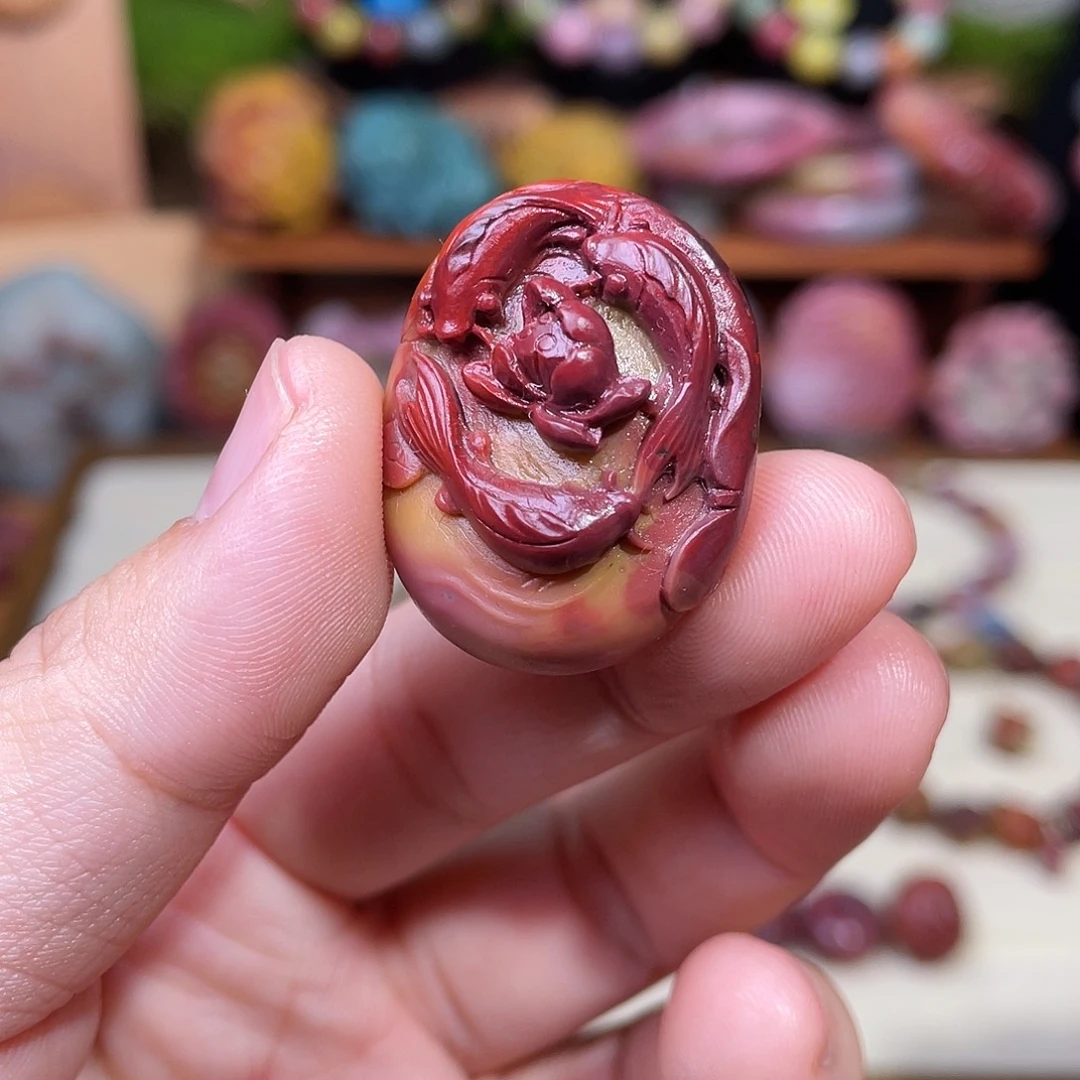 玛瑙/玉髓未镶嵌手串盐源玛瑙包浆稀有料荷花鱼
