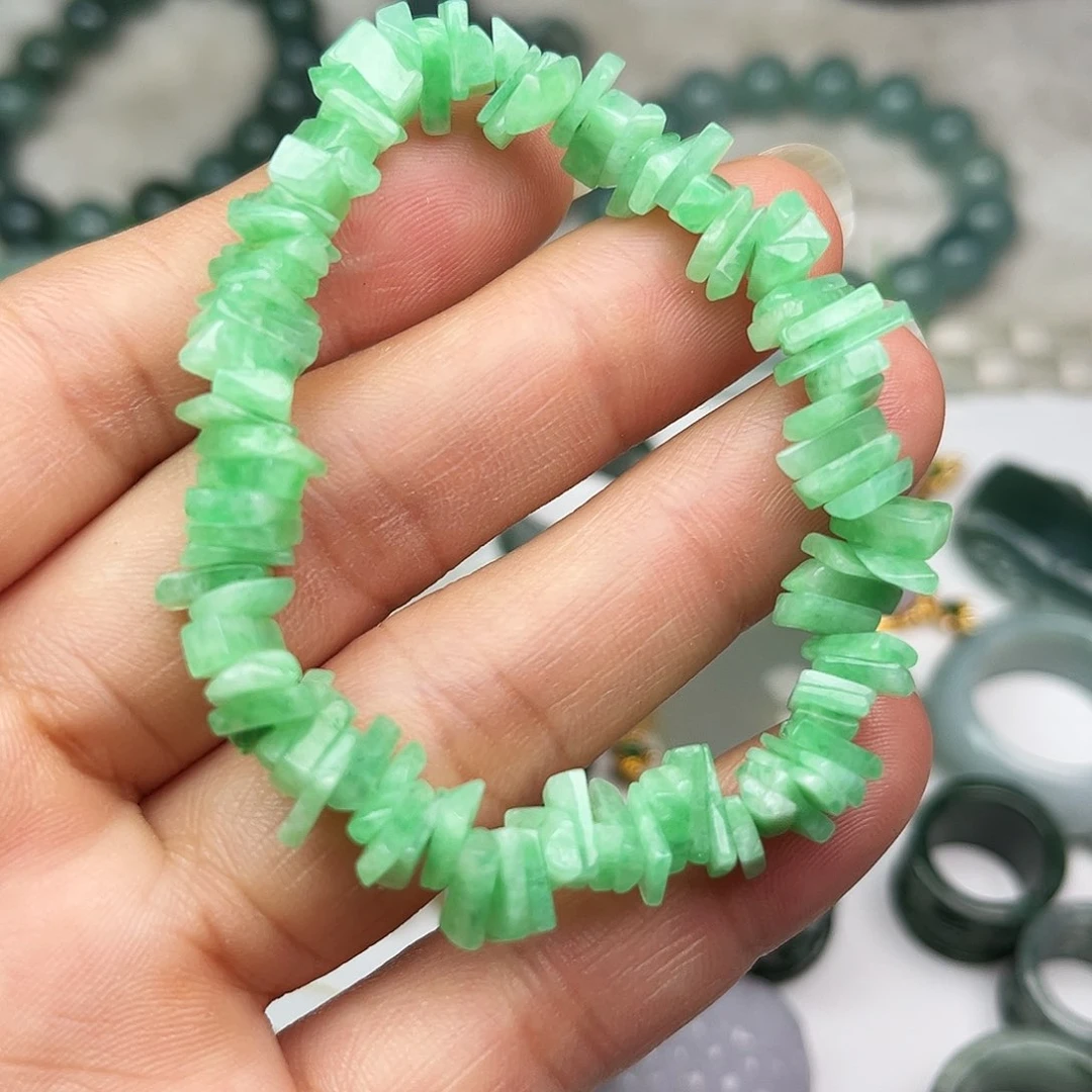 翡翠手镯未镶嵌翡翠