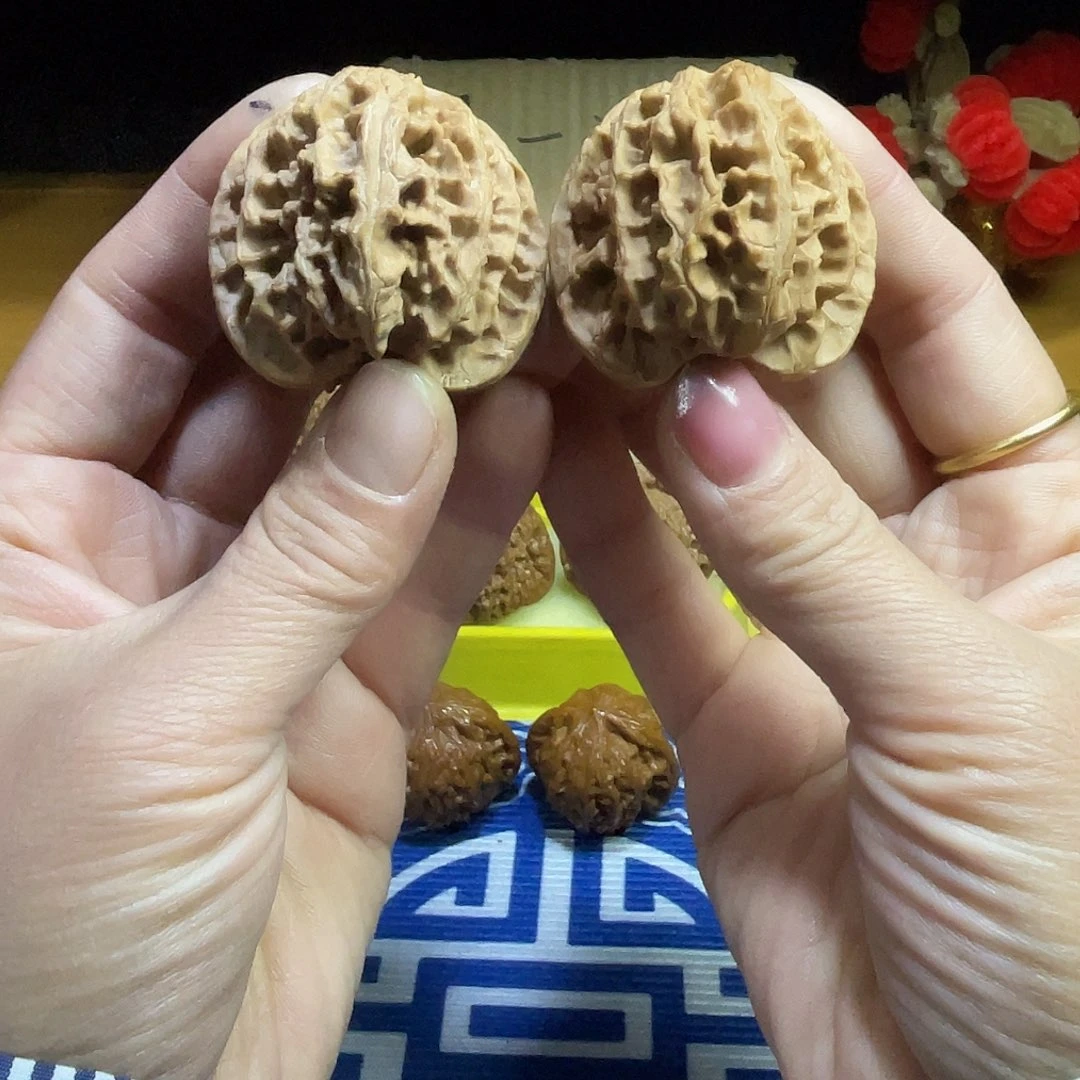 途***网文玩核桃吊坠苹果园