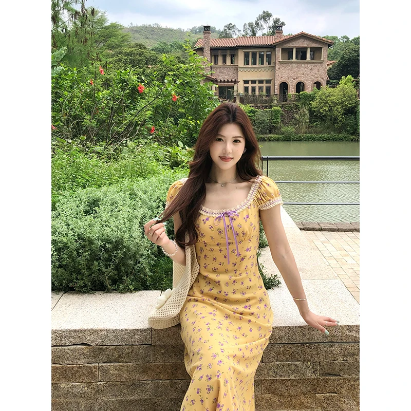 【巴厘岛日记】甜辣多多方领碎花连衣裙女夏季2025新款撞色长裙