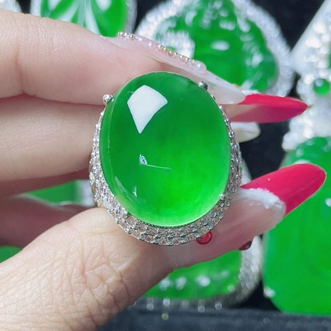 翡翠未镶嵌颈饰