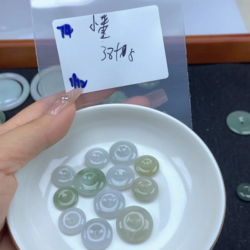 【闪购商品】翡翠颈饰未镶嵌小****桶