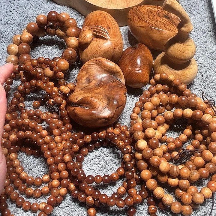 柏木（崖柏）?****轩太行崖柏手把件