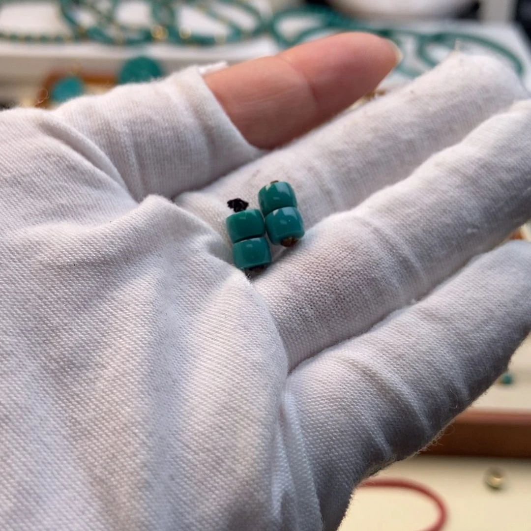 绿松石配饰未镶嵌老*贝