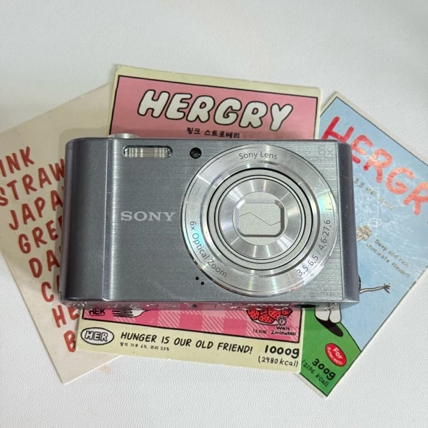 9新 Sony/索尼 DSC-W810（屏幕轻微压痕不影响成像）