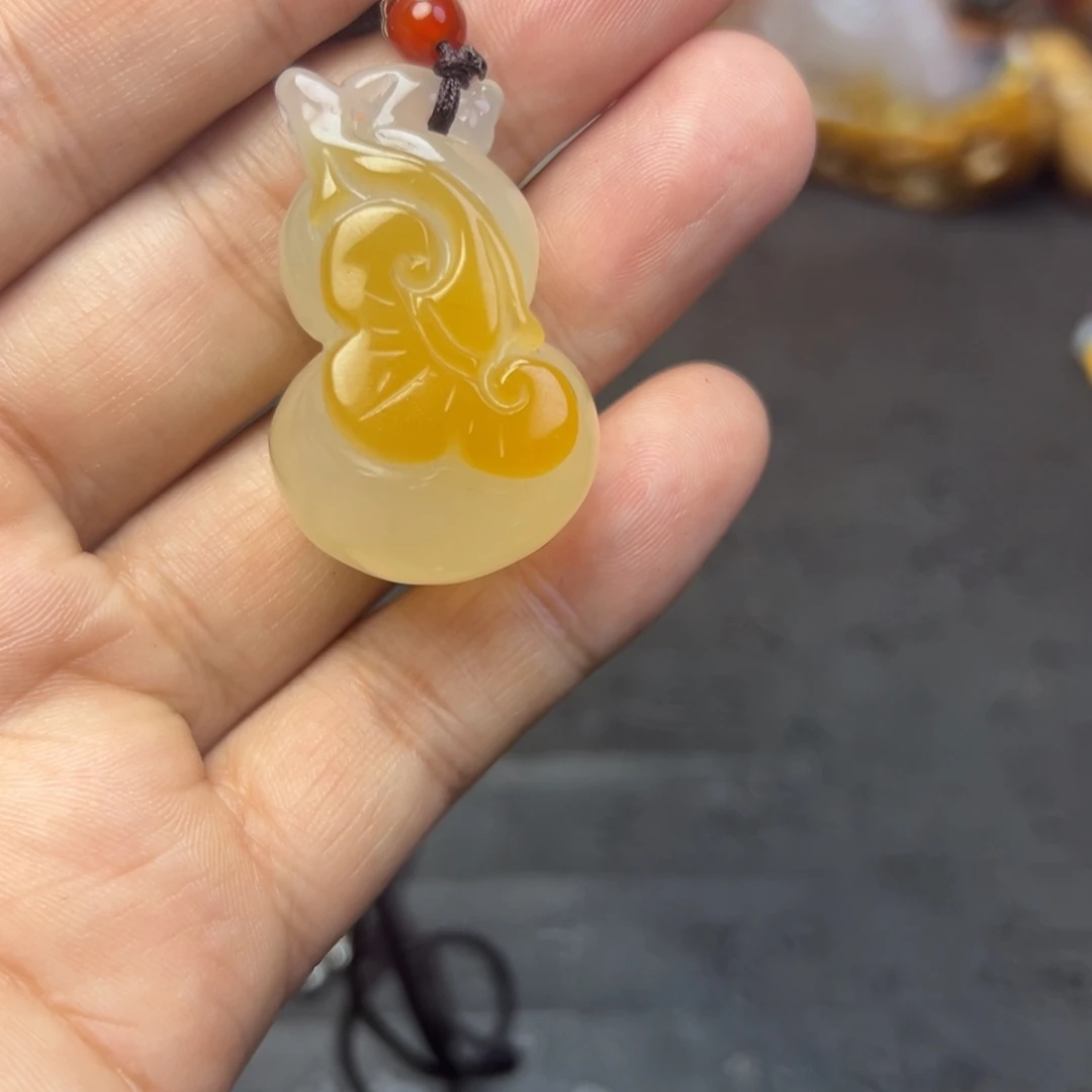 宁***樾玛瑙/玉髓未镶嵌时尚潮流手把件吊坠