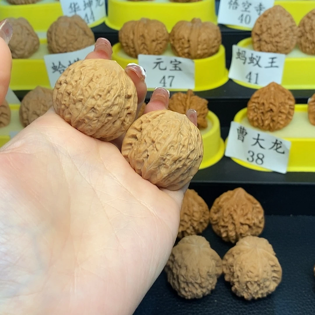 文玩核桃吊坠铁锤