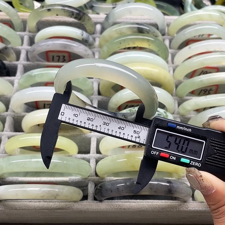 蛇纹石玉未镶嵌手镯174