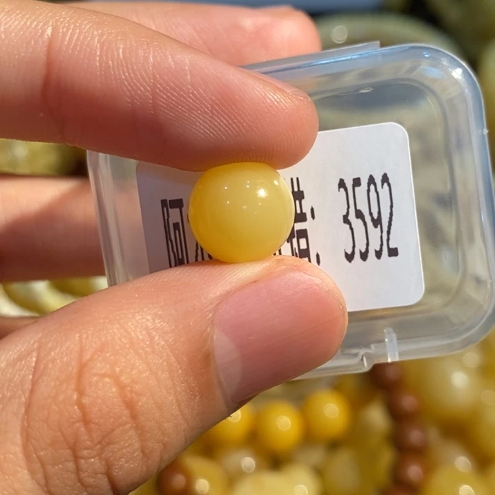 琥珀未镶嵌珠宝奇石3592