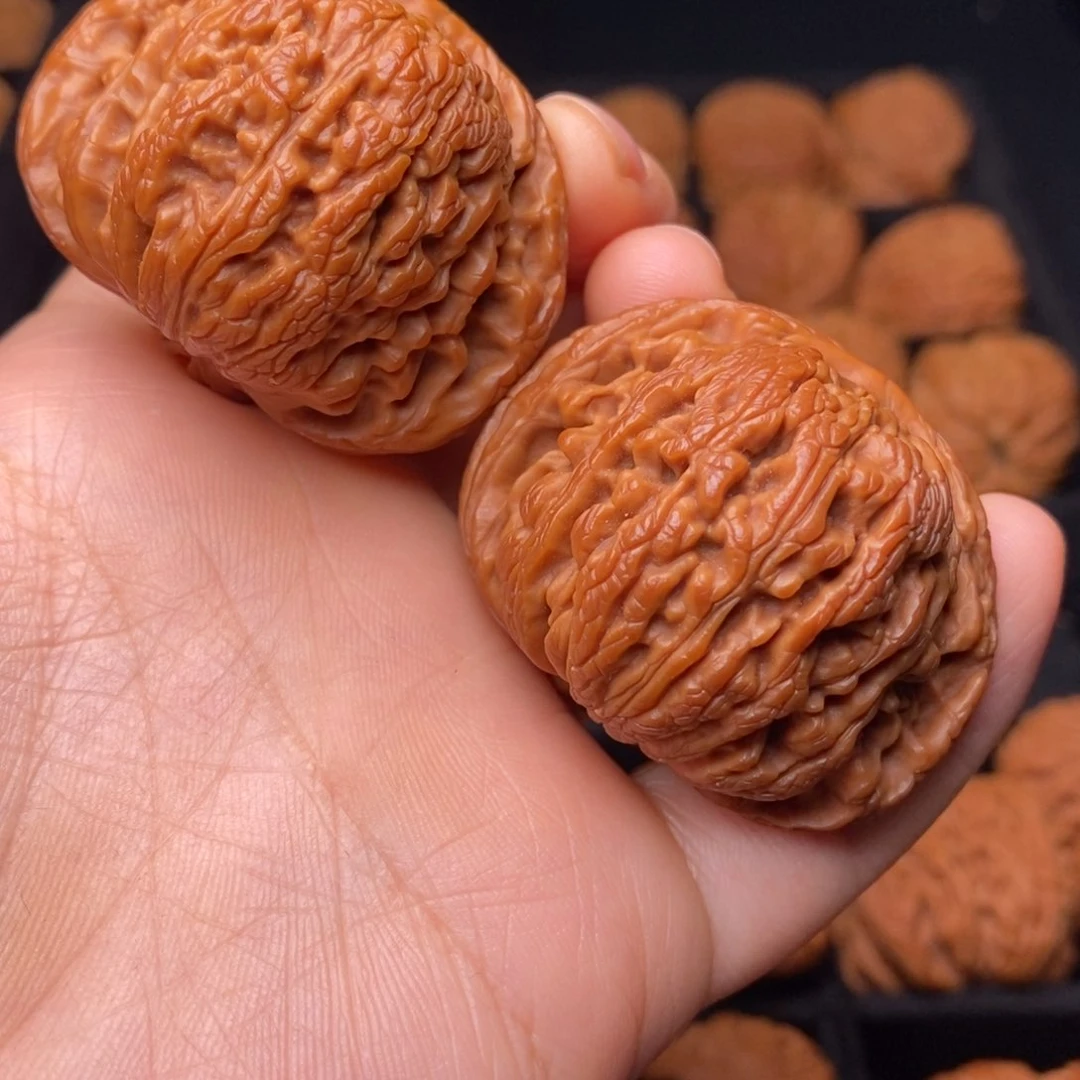 文玩核桃把件秦岭野生核桃